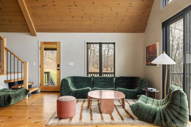 Foto del edificio - 407 White Schoolhouse Rd