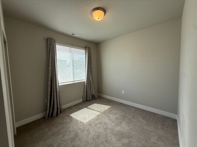 Foto del edificio - 5 Bed 3 Bath Home in Meridian Ranch!!!