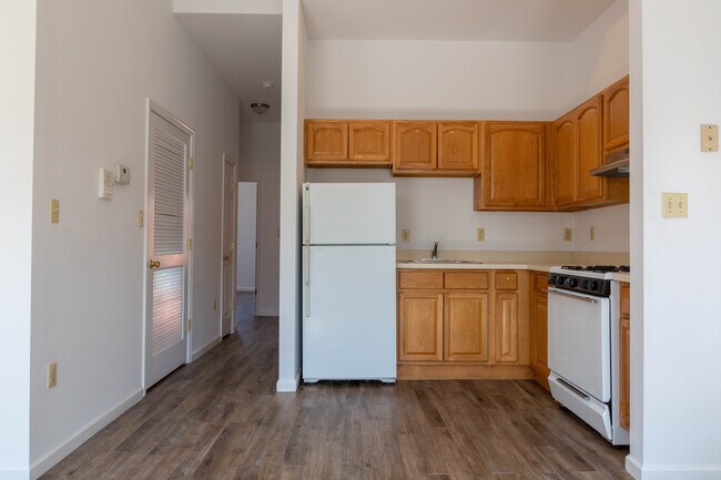 Building Photo - 517 Communipaw Ave