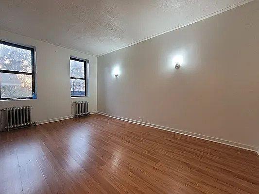 Foto principal - 0 bedroom in Bronx NY 10467