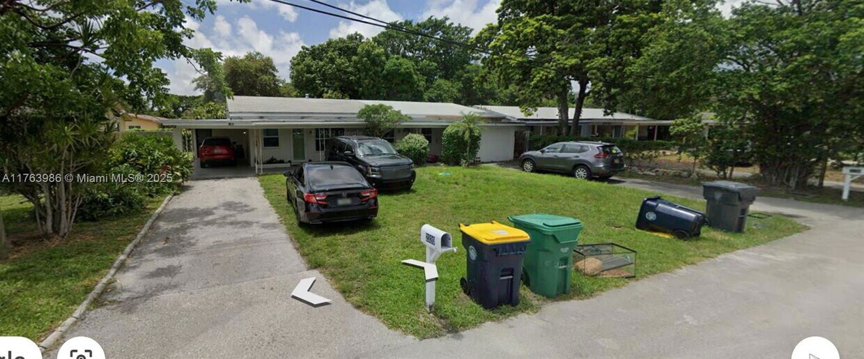 Foto principal - 2320 SW 44th St