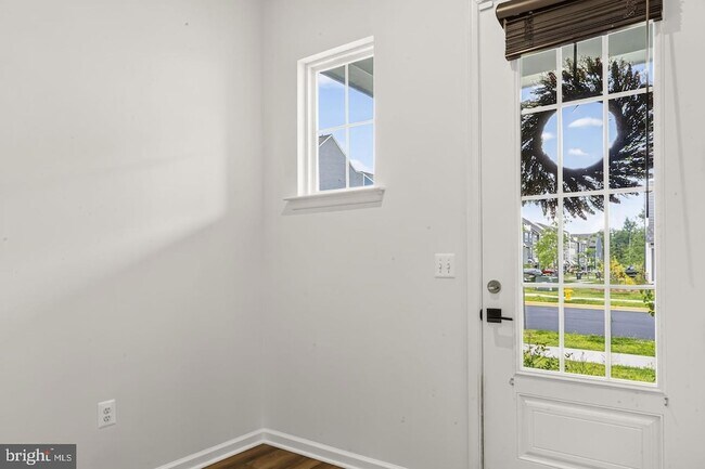 Foto del edificio - 18270 Moss Gdn Rd