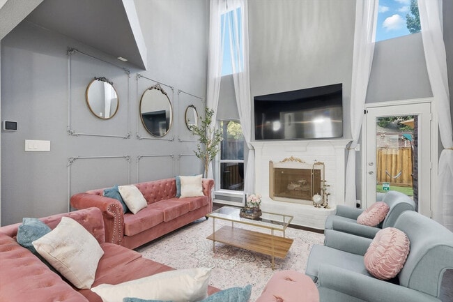 Building Photo - 537 Purdue Dr