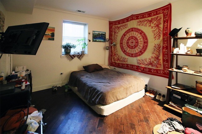 Foto del edificio - 3326 W Cortland St