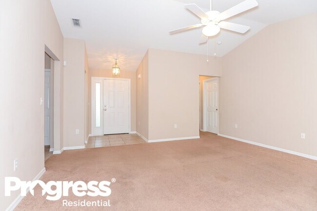 Foto del edificio - 4638 Breezy Pines Blvd