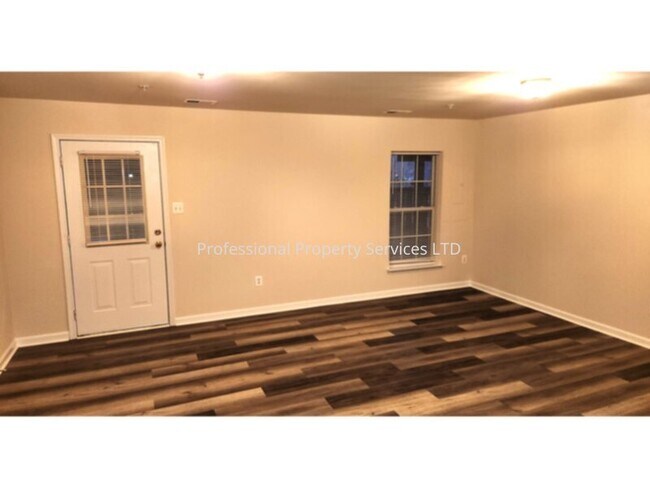 Foto del edificio - Luxury Townhome in the Villages of Urbana