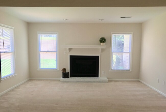 Building Photo - 56 Alicia Ct