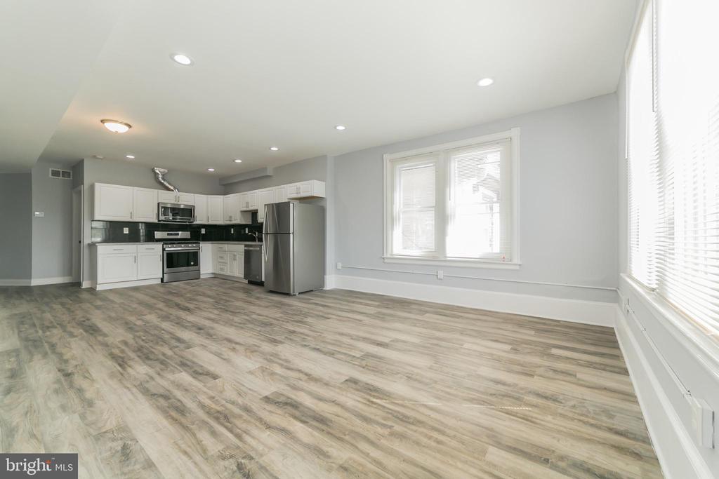 Foto principal - 217 W Lancaster Ave