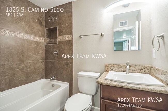 Building Photo - $1785- 3 Bed | 2 Bath Home with Private & ...