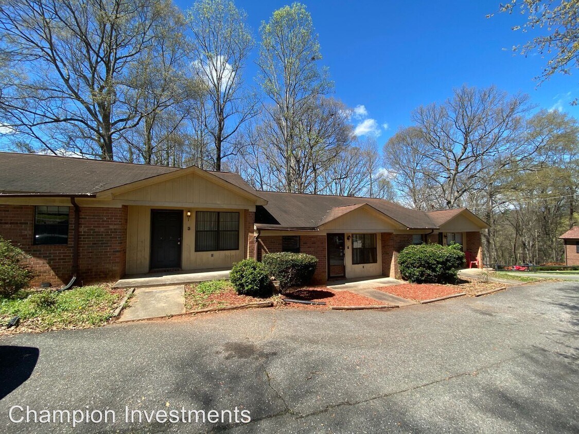 Primary Photo - 634 Hillcrest Dr
