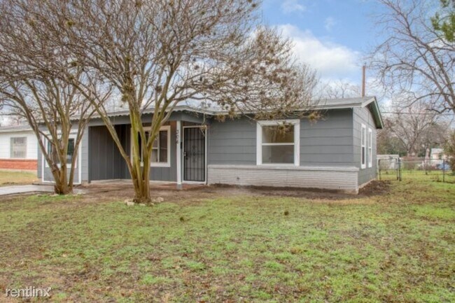 Building Photo - 4 br, 1 bath House - 306 Honey