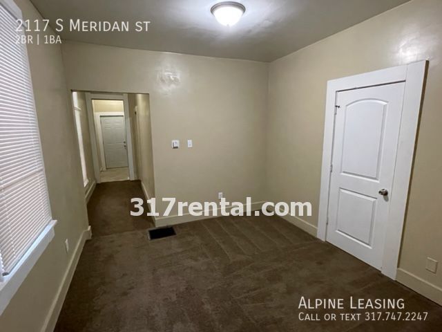 Foto del edificio - New Rehab Great location! Attached garage/...