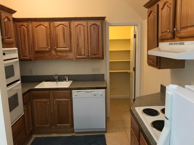 Cocina - 4640 Chestatee Pointe