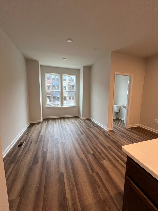 Foto del edificio - 6072 Beake St