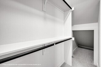 Building Photo - 10051 Conover Cmns Cir