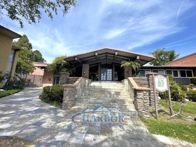 Foto del edificio - 23312 Marigold Ave