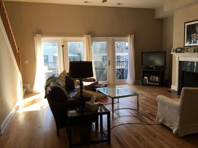 Building Photo - 1927 N Sedgwick St