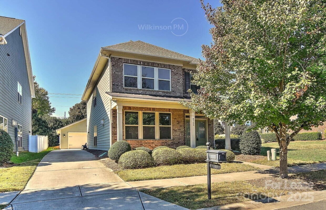 Foto principal - 8765 Aspinwall Dr