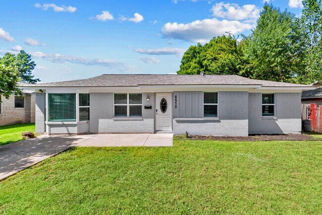 Building Photo - Beautiful Single-Family Home for Rent in F...