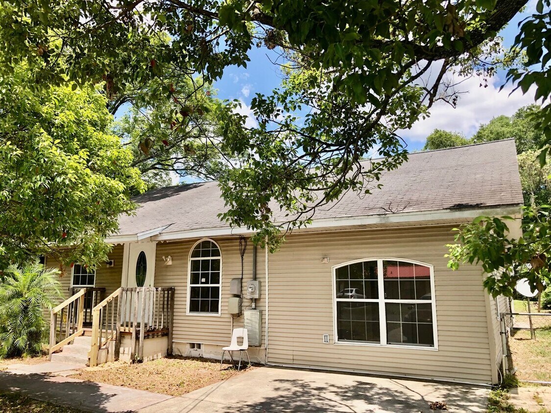Foto principal - 5740 9th St