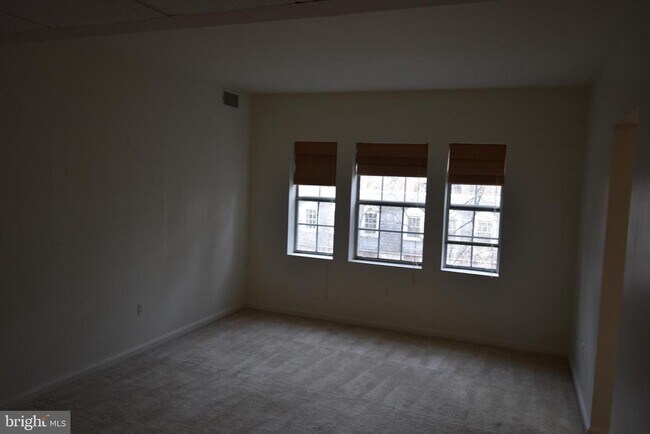 Foto del edificio - 2005 Key Blvd