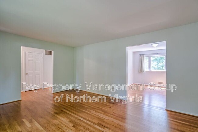 Foto del edificio - 4764 Springbrook Dr