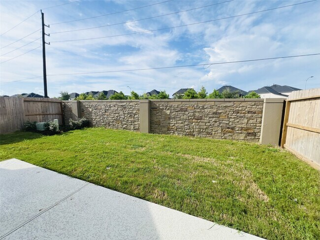 Foto del edificio - 29818 Ellwood Ln
