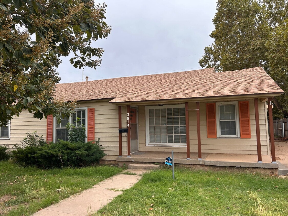 Primary Photo - "Spacious 3-Bedroom Haven with an office/s...