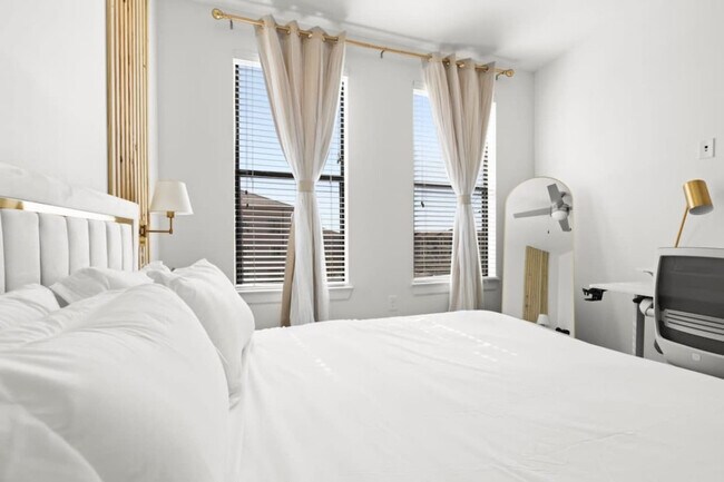 Foto del edificio - 5250 Town and Country Blvd