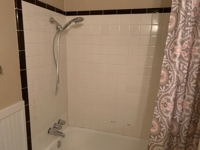 Building Photo - 326 Hialeah Dr