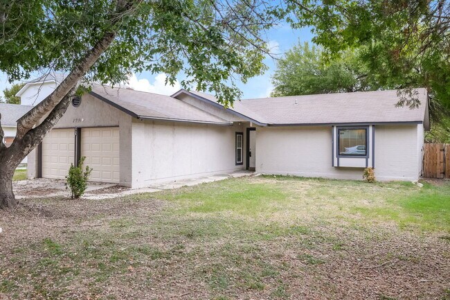 Building Photo - 2730 Bear Springs Dr