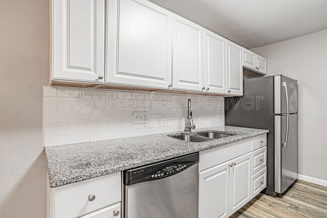 Foto del edificio - 16359 W 10th Ave