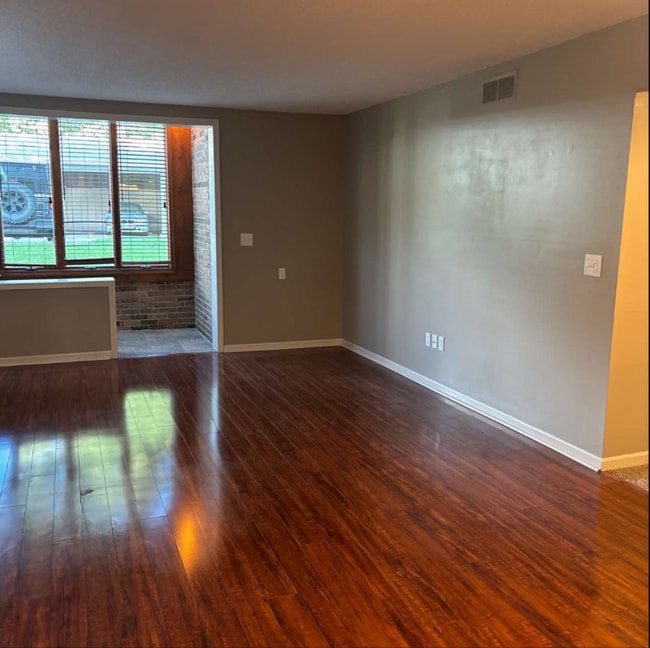 Photo - 173 Pinewood Cir House