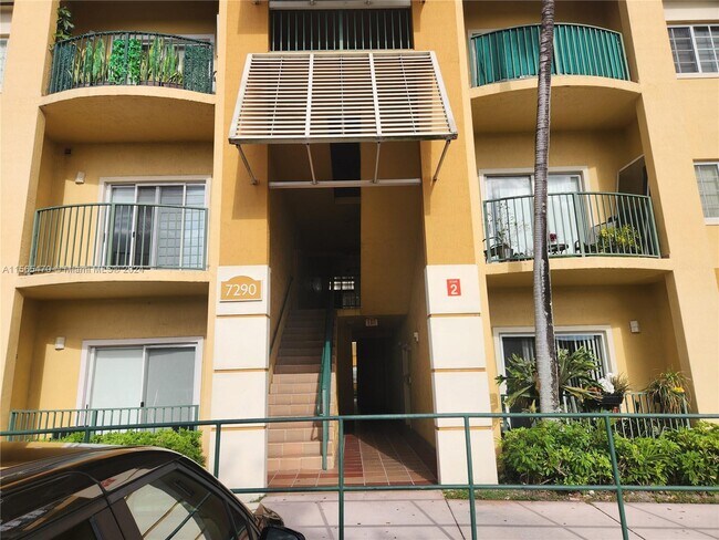 Foto del edificio - 7290 NW 114th Ave