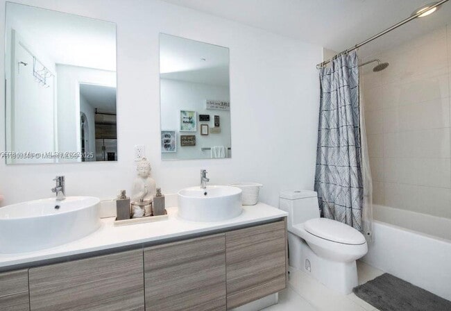 Foto del edificio - 121 NE 34th St