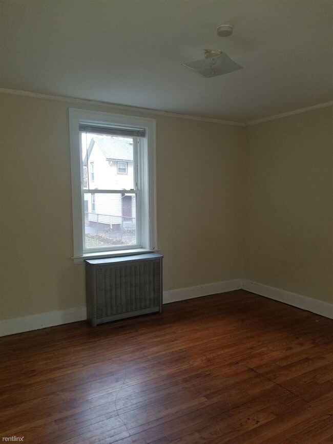 Foto del edificio - 1 br, 1 bath  - 34 Hotchkiss St c3