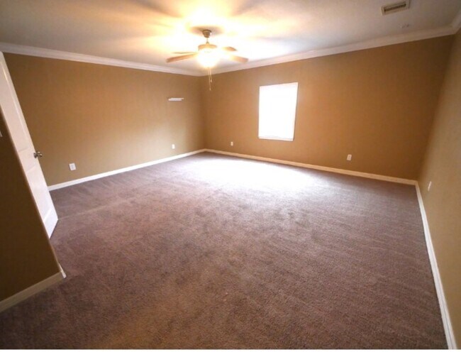 Building Photo - 6735 Narcissus St