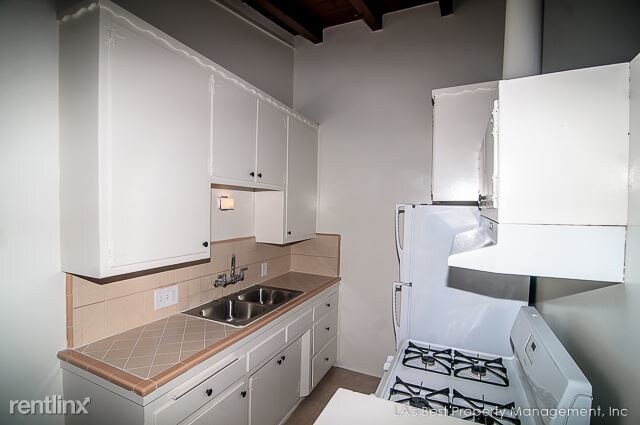 Foto del edificio - 1 br, 1 bath  - 3111 Colorado Ave Unit E