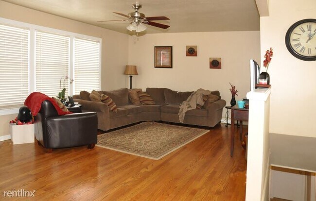 Foto del edificio - 4 br, 2 bath House - 3150 S.  Ash St.