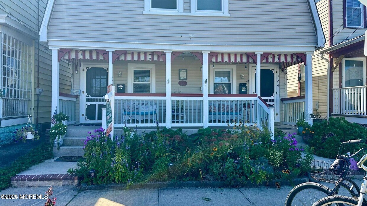 Primary Photo - 124 Broadway
