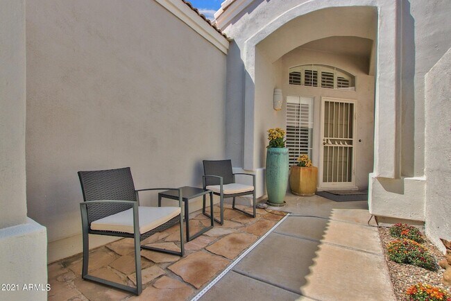 Foto del edificio - 1138 E Amberwood Dr