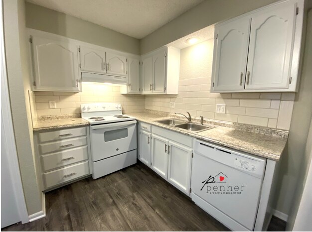 Building Photo - 509 NE Newport Dr