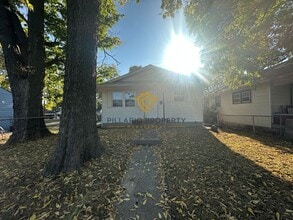 Building Photo - 2953 Lasalle St