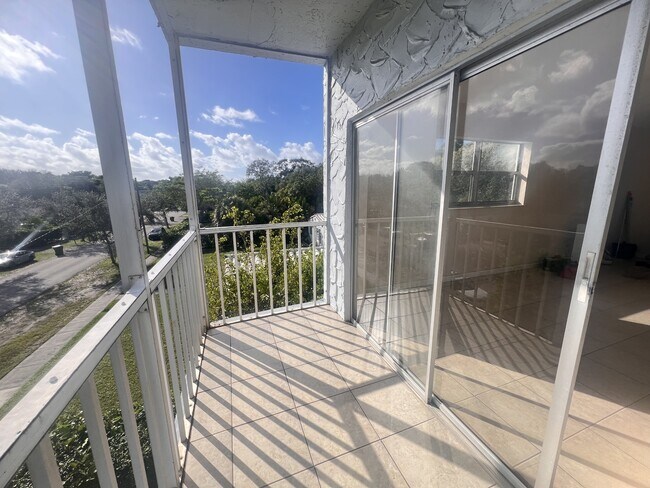 Foto del edificio - 12290 NE 11th Ct