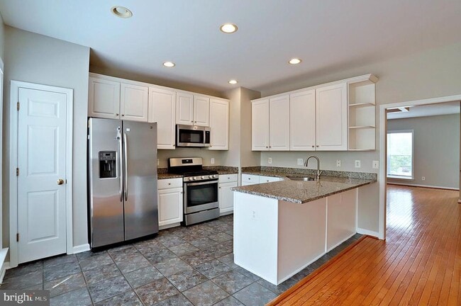 Building Photo - 8239 Singleleaf Ln