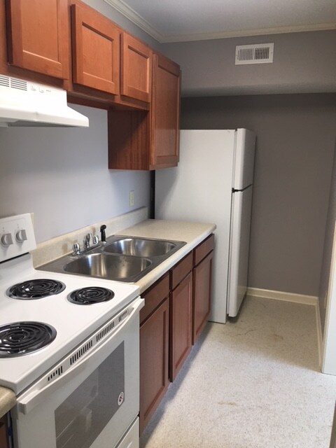 Building Photo - 952 Houck St