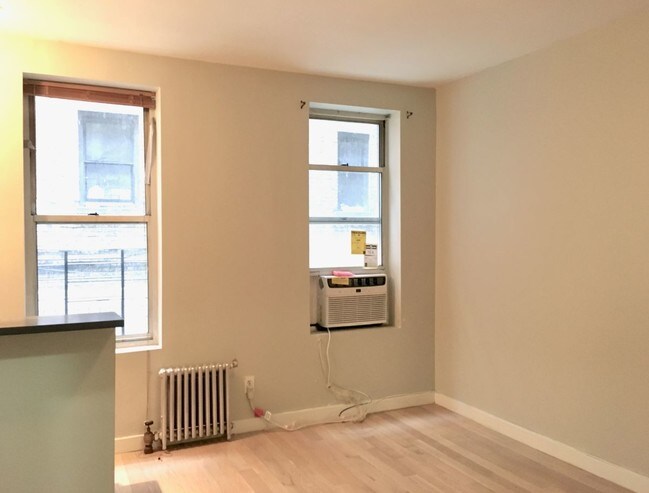 Foto del edificio - 221-227 Wadsworth Ave