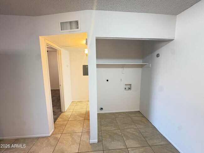 Foto del edificio - 2931 E Beck Ln