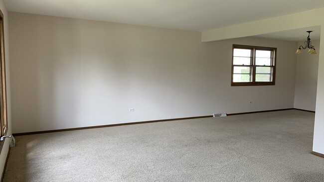 Building Photo - 15627 Badger Ln