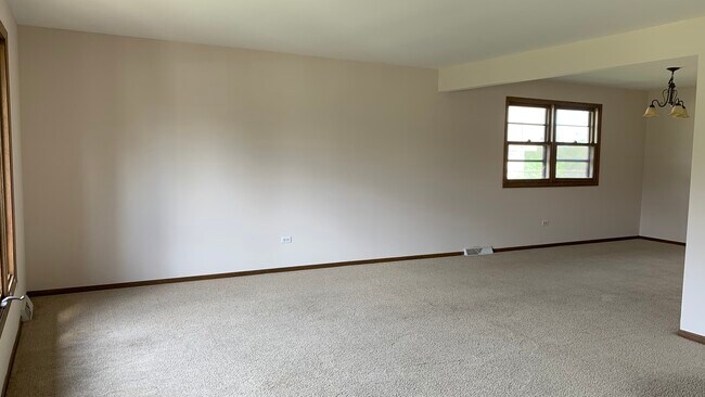 Foto del edificio - 15627 Badger Ln